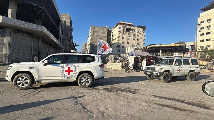 Hamas Gazze'deki İsrailli esirleri Kızılhaç heyetine teslim etti