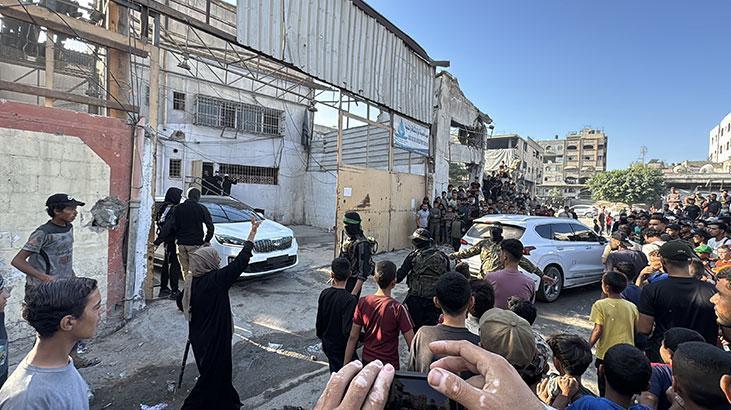 Hamas Gazzedeki İsrailli esirleri Kızılhaç heyetine teslim etti