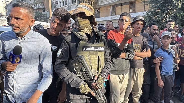 Hamas Gazzedeki İsrailli esirleri Kızılhaç heyetine teslim etti