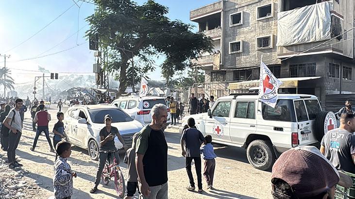 Hamas Gazzedeki İsrailli esirleri Kızılhaç heyetine teslim etti