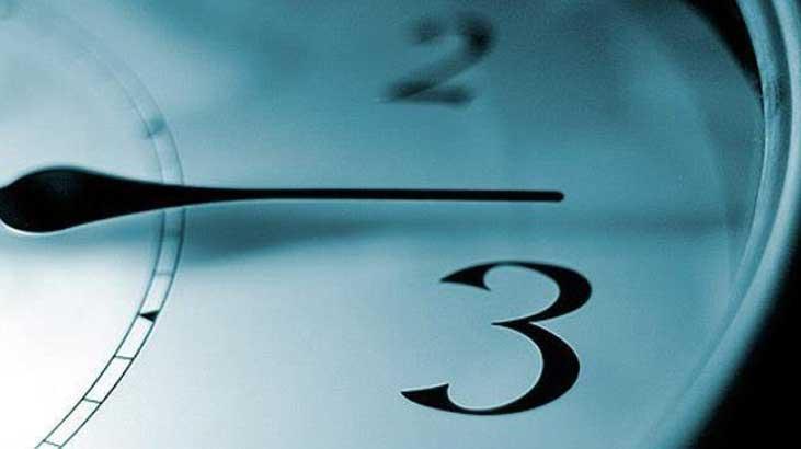 TÜRKİYEDE SAATLER 1 SAAT GERİ ALINACAK MI