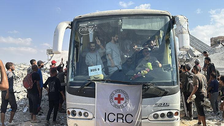 İsrailin serbest bıraktığı Filistinli esirlerin bir kısmı Gazzeye ulaştı