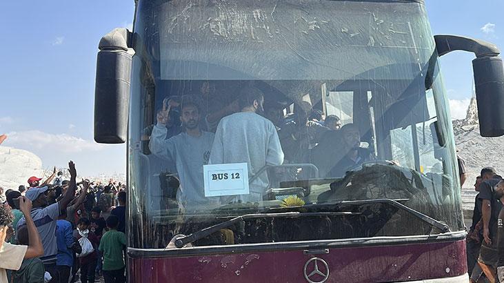 İsrailin serbest bıraktığı Filistinli esirlerin bir kısmı Gazzeye ulaştı