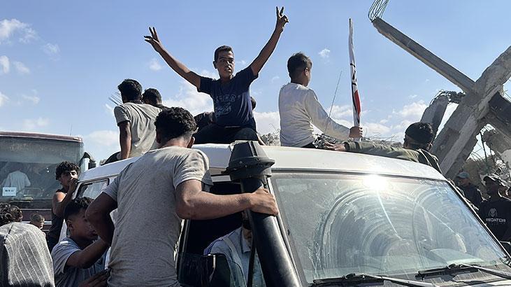 İsrailin serbest bıraktığı Filistinli esirlerin bir kısmı Gazzeye ulaştı