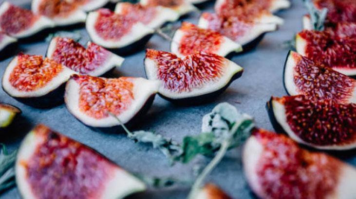 He who puts figs in milk does not know how to get sick. The bones will be like a castle, literally like medicine.