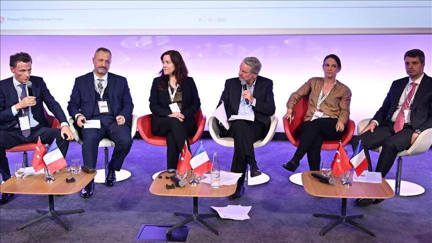 Paris'te 'Türkiye-Fransa İş Forumu' düzenlendi