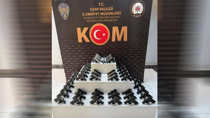 Uşak'ta polisi bile şaşırtan olay! 55 ruhsatsız tabanca ele geçirildi