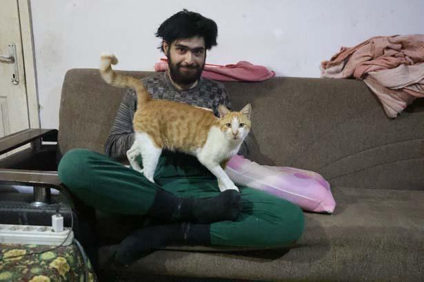 Vali emriyle gelen değişim 23 yaşında, 3 yıldır evde... Duş almıyor, tırnaklarını kesmiyordu