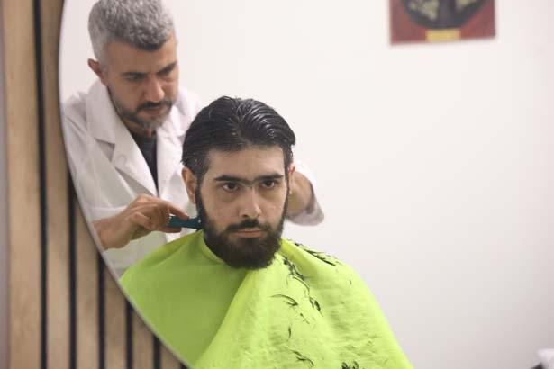 Vali emriyle gelen değişim 23 yaşında, 3 yıldır evde... Duş almıyor, tırnaklarını kesmiyordu