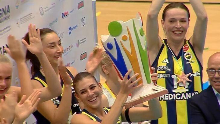 EDA ERDEMDEN ORROYA KUPA JESTİ EDA ERDEMDEN ORROYA KUPA JESTİ