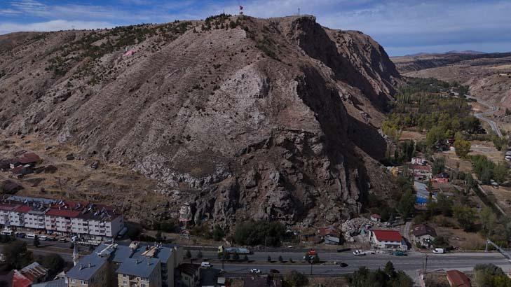 Dağın içinde gizli: Hiçbir elektrik sistemi yok, ilk kez gören şaşırıyor