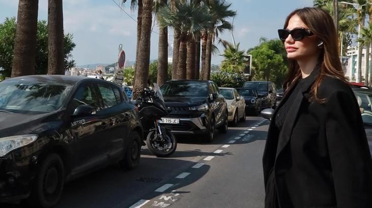 Cannesda Demet Özdemir fırtınası Pozlarıyla Instagramı salladı