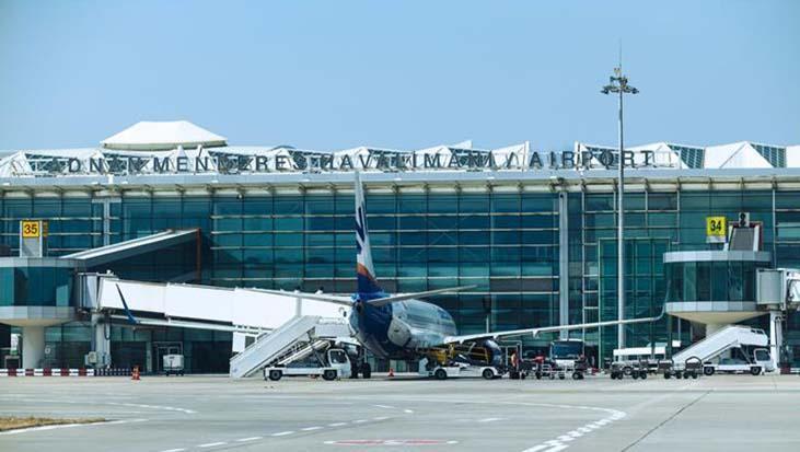 İzmir’de servis aracı devrildi! Havalimanı personelleri yaralandı