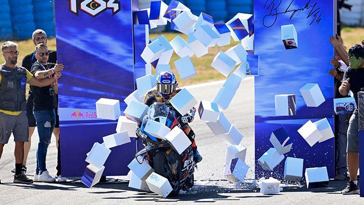 Toprak Razgatlıoğlunun şampiyonluk kutlamasından fotoğraflar