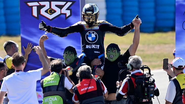 Toprak Razgatlıoğlunun şampiyonluk kutlamasından fotoğraflar