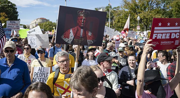 ABD Başkanı Trump’tan protestolara tepki! ‘Ben kral değilim’