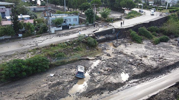 Hatayda sağanak nedeniyle Toprakkale-İskenderun Otoyolunda araçlar mahsur kaldı