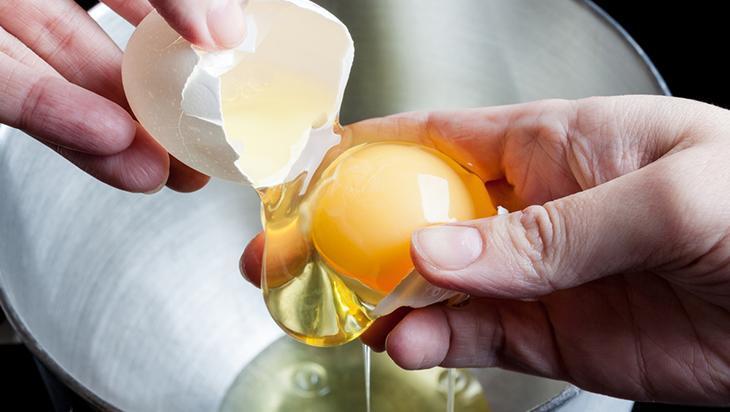 Kuruysa sarısı, yağlıysa beyazı Saçlarda kurtarıcı malzeme herkesin mutfağında var