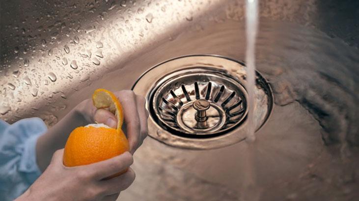 Çöpe atmak yerine lavabonun içine bırakın Portakal tüm pis havayı yutuyor Çöpe atmak yerine lavabonun içine bırakın Portakal tüm pis havayı yutuyor