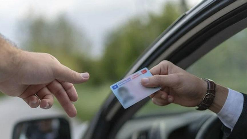 Trafik kanunu değişiyor: Sosyal medyadan olumlu yoruma 25 bin TL ceza!