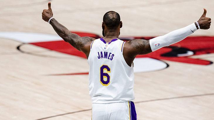 LAKERSI 10 SENE SONRA ŞAMPİYON YAPTI LAKERSI 10 SENE SONRA ŞAMPİYON YAPTI