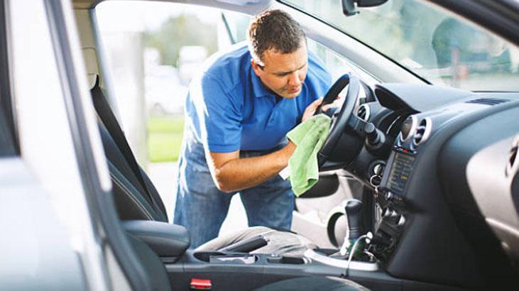 Araba temizliğinde vazelin mucizesi Oto yıkamaya servet dökmeyin, aracın ömrü uzuyor