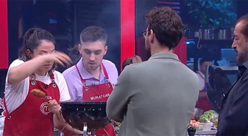 MasterChef'te dikkat çeken an! Yarışmacının taktiği şefleri güldürdü