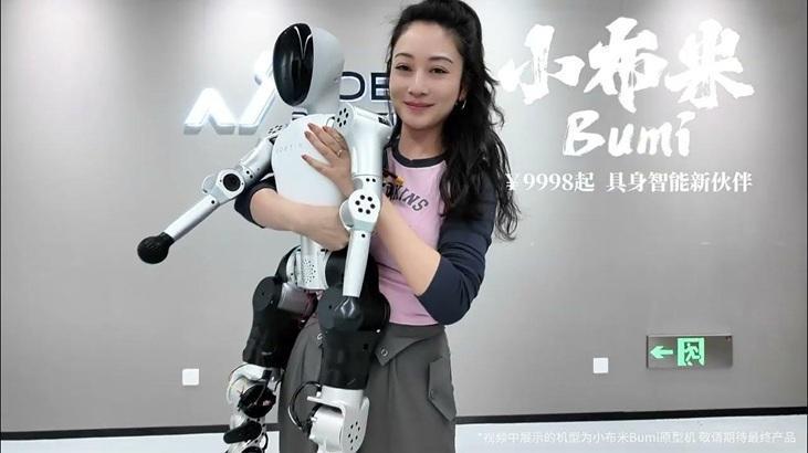 Telefon fiyatına robot olur mu? Dünyanın en ucuz insansı robotu duyuruldu