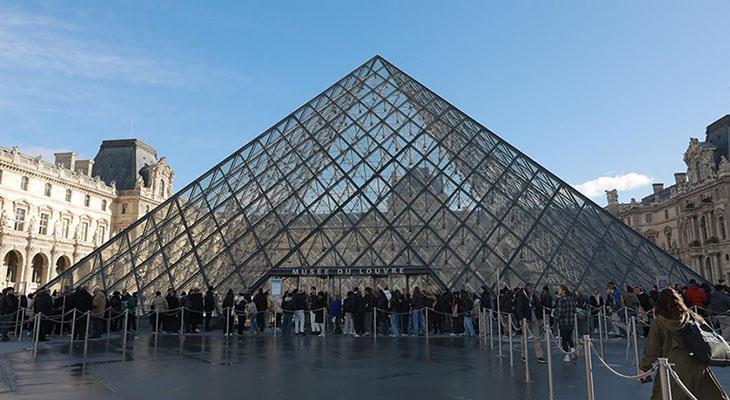 Fransa'daki Louvre soygunu sonrası flaş gelişme! Değerli mücevherler taşındı