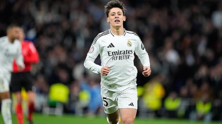 ARDA GÜLER OYNADI MI_