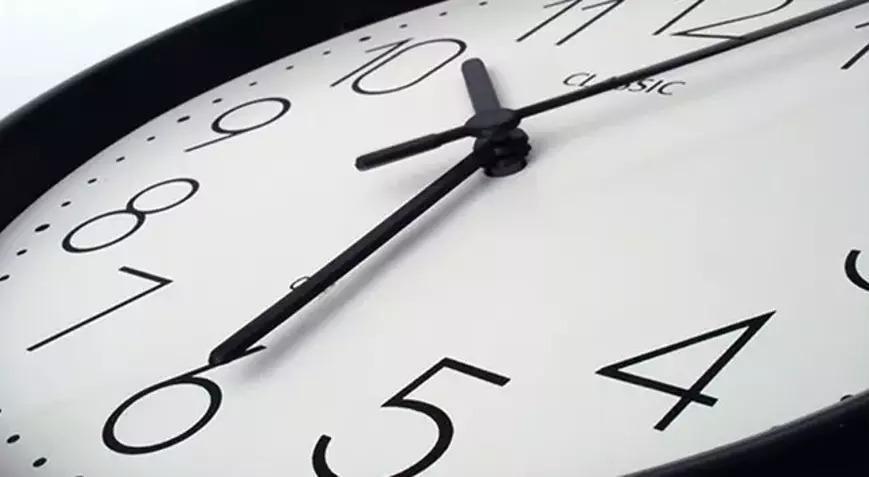 TÜRKİYEDE SAATLER NEDEN 1 SAAT GERİ ALINMIYOR