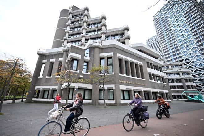 Hollanda sandık başına gidiyor Kıyasıya bir yarış olacak Hollanda sandık başına gidiyor Kıyasıya bir yarış olacak