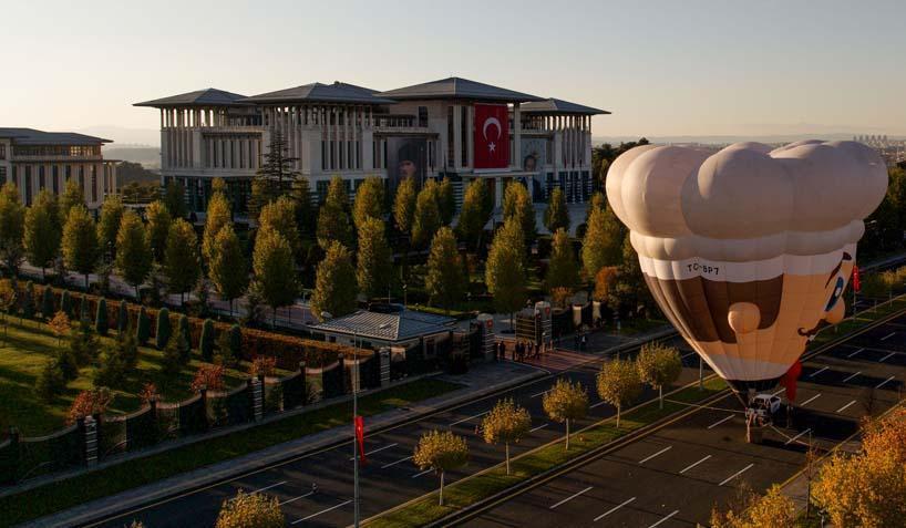 Cumhuriyet coşkusu gökyüzüne taşındı Bayraklı balonlar Ankara semalarında Cumhuriyet coşkusu gökyüzüne taşındı Bayraklı balonlar Ankara semalarında