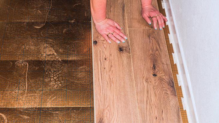 Buharlı temizlik o kadar da iyi değilmiş Aşırı ilgi parkeleri bitiriyor