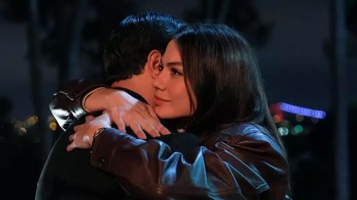 Demet Özdemirden Çağatay Ulusoya övgü dolu sözler Gerçi çok anlattım ama... Demet Özdemirden Çağatay Ulusoya övgü dolu sözler Gerçi çok anlattım ama...