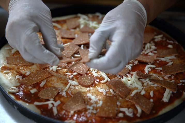 Köyüne pizzacı açtı Şehirli ustanın taş fırınına 150 km uzaktan gelenler var