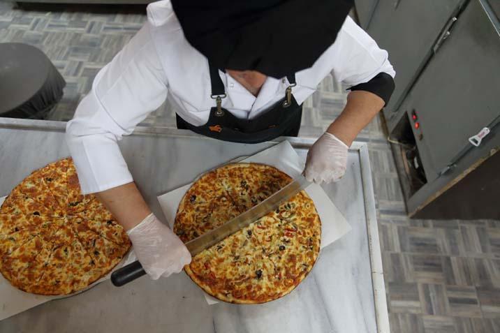 Köyüne pizzacı açtı Şehirli ustanın taş fırınına 150 km uzaktan gelenler var