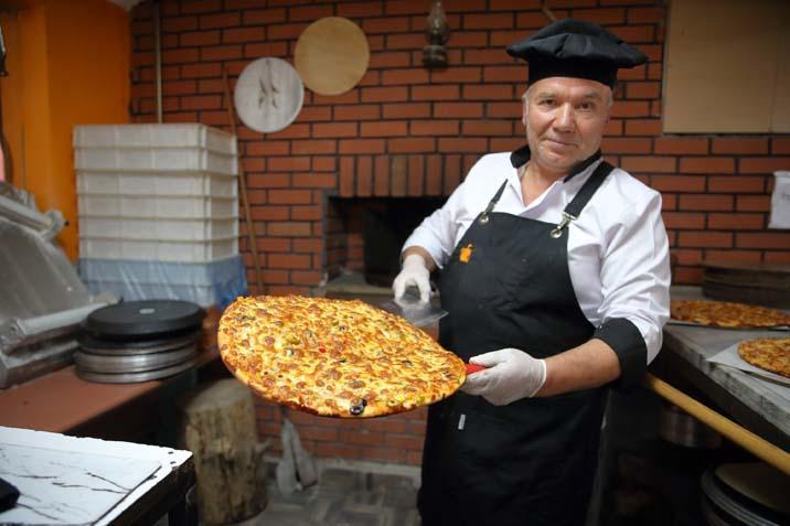 Köyüne pizzacı açtı Şehirli ustanın taş fırınına 150 km uzaktan gelenler var
