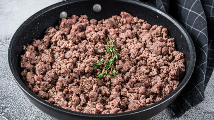 Kıymayı böyle kavurmayın Şeflerin ısrarla uyardığı hata lezzeti mahvediyor Kıymayı böyle kavurmayın Şeflerin ısrarla uyardığı hata lezzeti mahvediyor