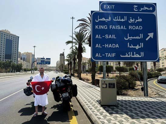 15 yıl biriktirdi 250 bin kilometre yol gidip, hayaline kavuştu