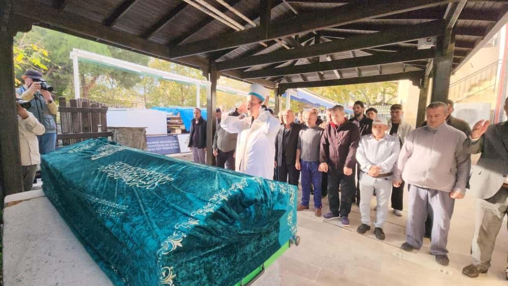 Banu Alkanın acı günü Kardeşini gözyaşlarıyla toprağa verdi