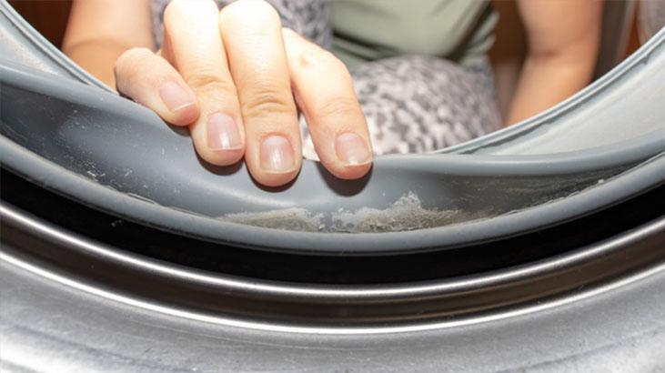 Deterjan kalıntısına yer yok Makinedeki küfü tek hamlede çıkarttı: O tableti koyun