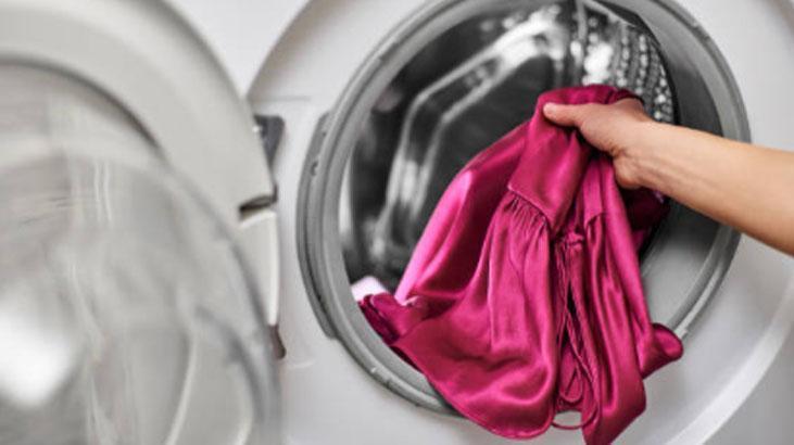 Deterjan kalıntısına yer yok Makinedeki küfü tek hamlede çıkarttı: O tableti koyun