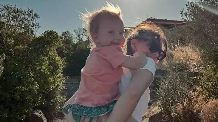 Aslı Enverden sürpriz paylaşım İşte kızı Elayın son hali