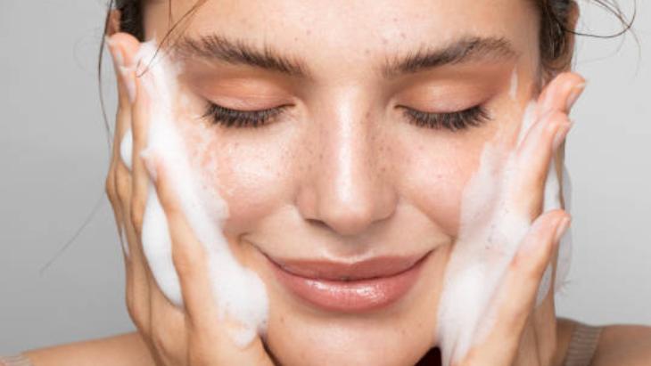 1. DOĞAL VE CİLDE DOST 1. DOĞAL VE CİLDE DOST