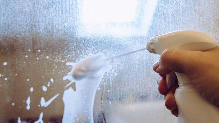 Duşakabin camları kaymak gibi oluyor Sıvı duş jeli ömrünü uzatıyor