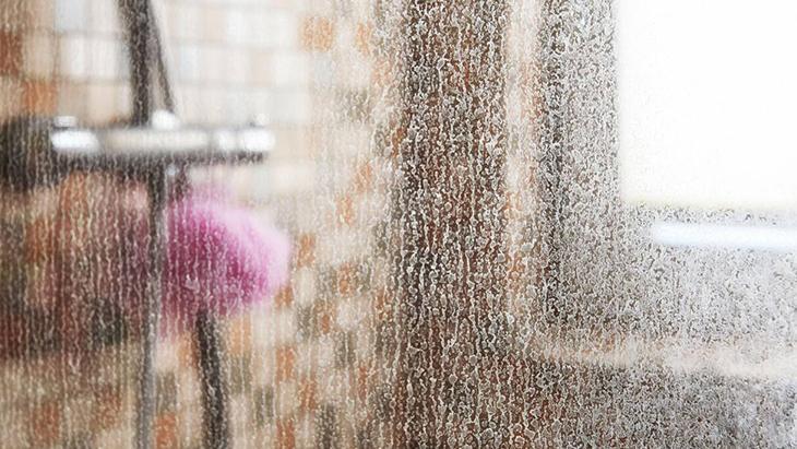 Duşakabin camları kaymak gibi oluyor Sıvı duş jeli ömrünü uzatıyor