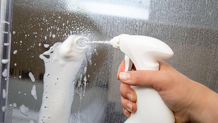 Duşakabin camları kaymak gibi oluyor Sıvı duş jeli ömrünü uzatıyor