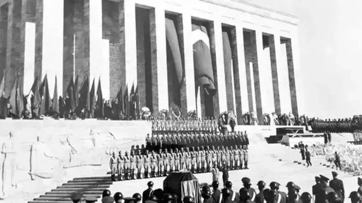 10 KASIM ATATÜRK RESİMLERİ