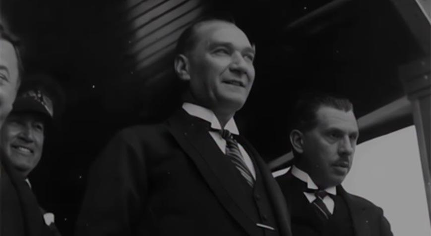 Ünlü isimlerden 10 Kasım Atatürkü Anma Günü paylaşımları